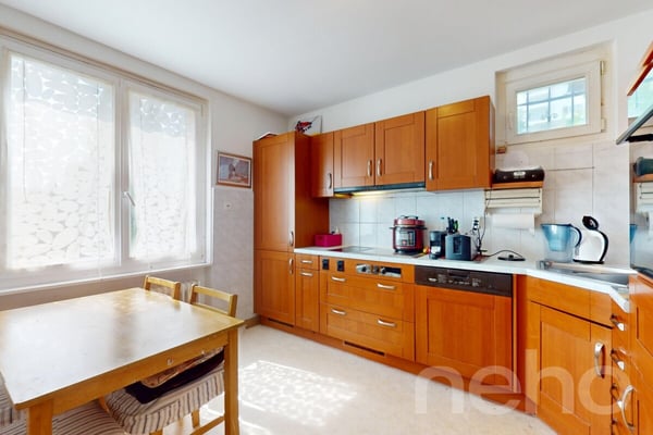 Maison lumineuse avec vue dégagée et potentiel 7