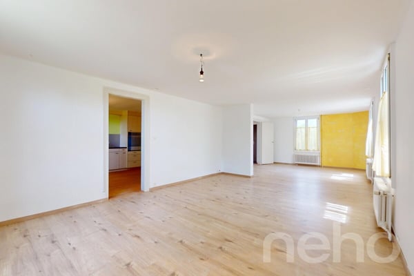 Zweifamilienhaus im Grünen mit 400 m² gewerblich nutzbarem Schuppen 5