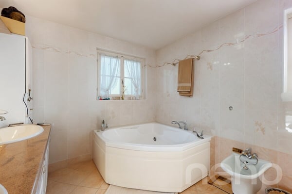 Une villa au c?ur de la nature, à deux pas de Lausanne 9