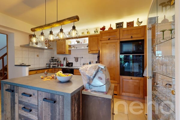 Charmant immeuble avec grange, garde-meuble et local commercial 10