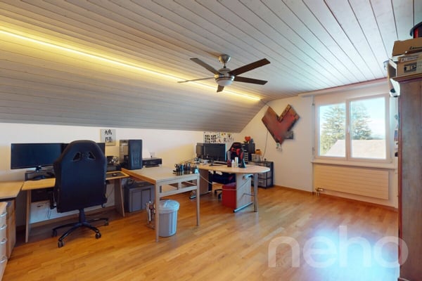 Grosszügige Doppelhaushälfte an ruhiger Lage in Märwil 9