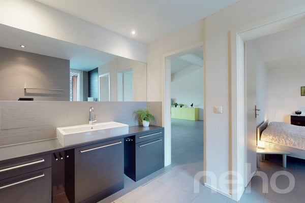 Grosszügiges Doppel-Einfamilienhaus mit traumhafter Aussicht 11