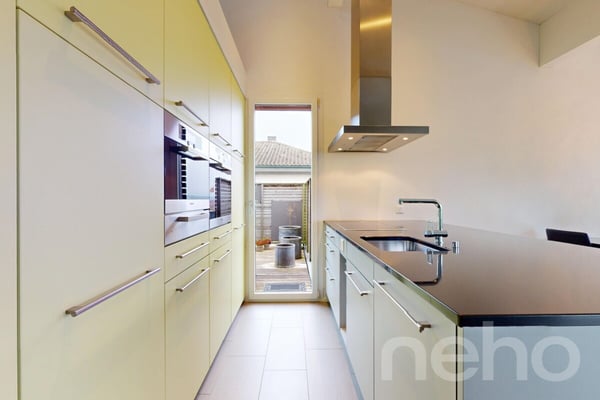 Grosszügiges Doppel-Einfamilienhaus mit traumhafter Aussicht 9