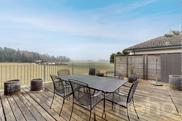 Grosszügiges Doppel-Einfamilienhaus mit traumhafter Aussicht 5