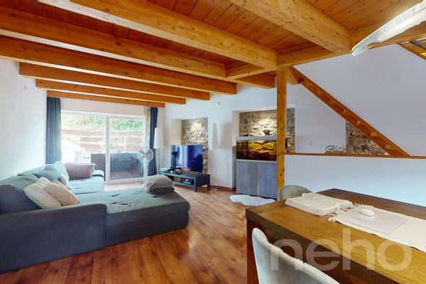 Grosszügiges Mehrfamilienhaus mit 3 Einheiten an ruhiger Lage 2