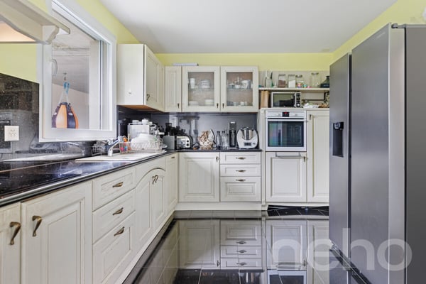 Exclusif: Grande villa de 3 logements avec piscine 4