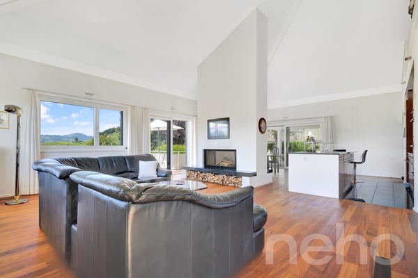 Exklusive Villa mit spektakulärer Weitsicht und gehobenem Ausbau 12