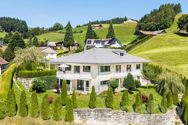 Exklusive Villa mit spektakulärer Weitsicht und gehobenem Ausbau 2