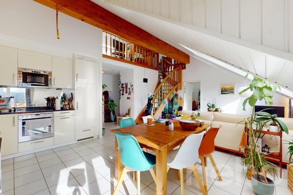 Opportunité rare : duplex de 18 m² avec balcon à Écublens 1