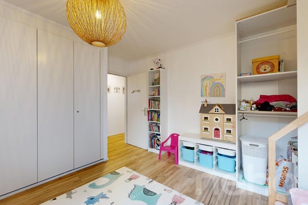 Superbe 1.5 pièces entièrement rénové avec vue lac, parking et cave 12