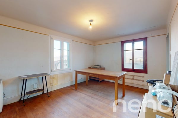 Exclusif: immeuble mixte dans la rue centrale 8