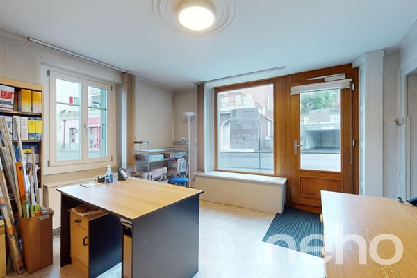 Exclusif: immeuble mixte dans la rue centrale 4