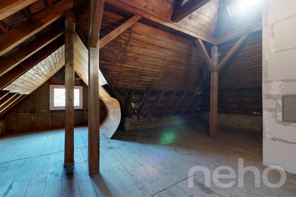 Historisches 1-Zimmerhaus mit Ausbaupotenzial und grossem Garten 9