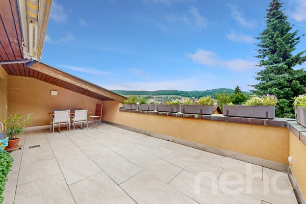 Stilvolle Maisonettewohnung mit Panoramablick und Sonnenterrasse 10