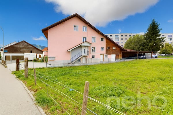 IMMEUBLE DE RENDEMENT RÉNOVÉ, AU CALME, PROCHE DE BULLE EN PLEIN ESSOR 1