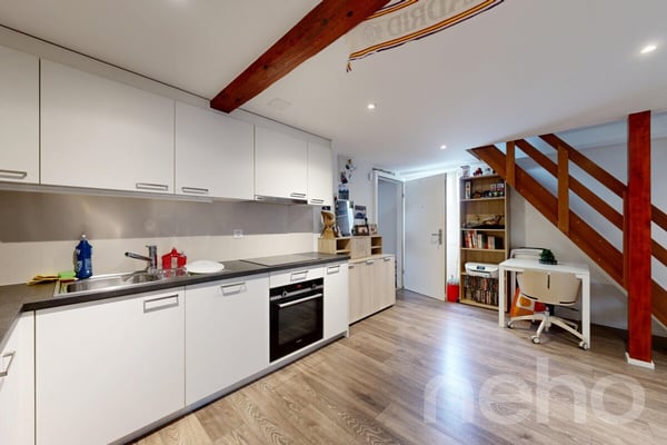 IMMEUBLE DE RENDEMENT RÉNOVÉ, AU CALME, PROCHE DE BULLE EN PLEIN ESSOR 9