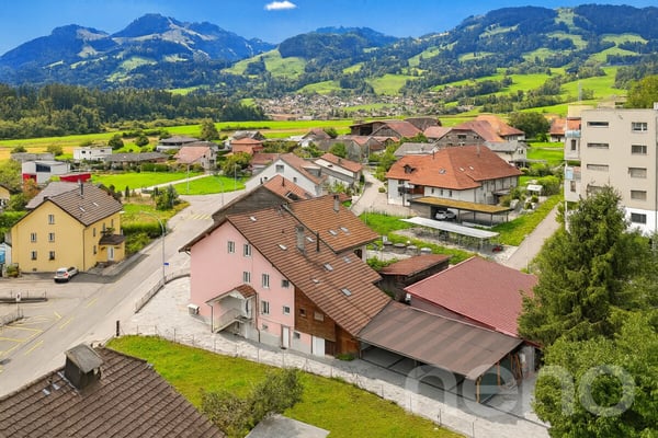 IMMEUBLE DE RENDEMENT RÉNOVÉ, AU CALME, PROCHE DE BULLE EN PLEIN ESSOR 2