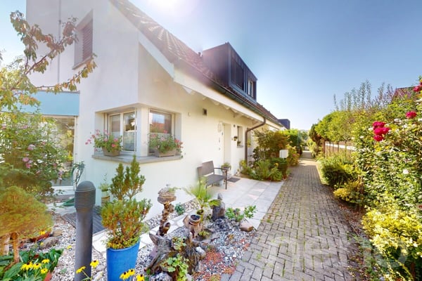 1.5-Zimmer-Doppelhaushälfte mit Wintergarten, Garten & 2 TG-Plätze 2