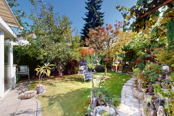 1.5-Zimmer-Doppelhaushälfte mit Wintergarten, Garten & 2 TG-Plätze 12