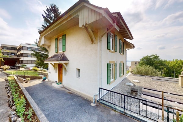 Maison vue lac - grand jardin - à deux pas des commerces 12