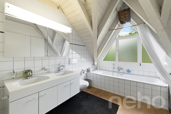 Zweifamilienhaus mit Atelier an zentraler Lage in Orpund bei Biel BE 11