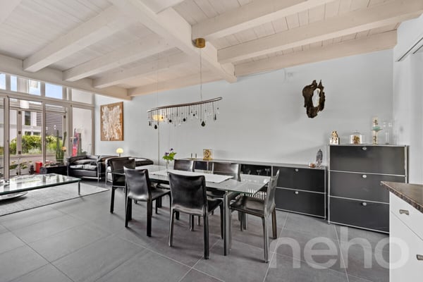 Zweifamilienhaus mit Atelier an zentraler Lage in Orpund bei Biel BE 8