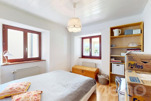 Grande Maison de deux appartements + Bureaux et garages indépendants 11