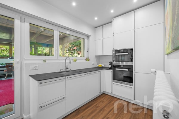 Stilvoll renoviertes Zweifamilienhaus an zentrumsnaher Lage 11