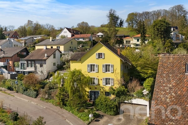 Stilvoll renoviertes Zweifamilienhaus an zentrumsnaher Lage 1