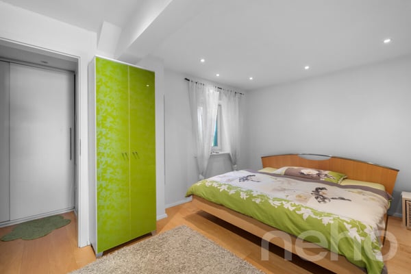 Stilvoll renoviertes Zweifamilienhaus an zentrumsnaher Lage 9