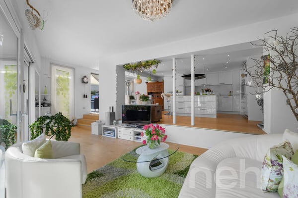 Stilvoll renoviertes Zweifamilienhaus an zentrumsnaher Lage 7