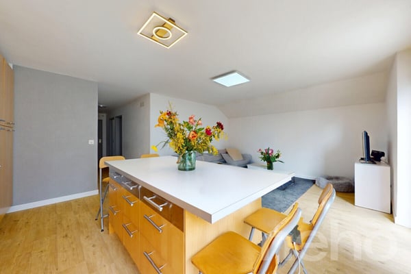 Dernier étage à Territet, avec cachet et vue sur le lac et les Alpes 5