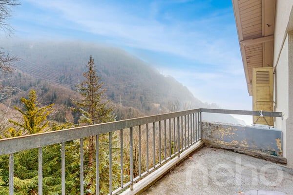 Dernier étage à Territet, avec cachet et vue sur le lac et les Alpes 8