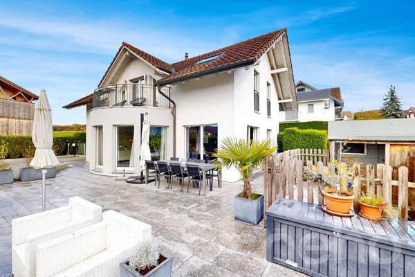 Modernes 1.5-Zimmer-Einfamilienhaus in Kleinwangen 1