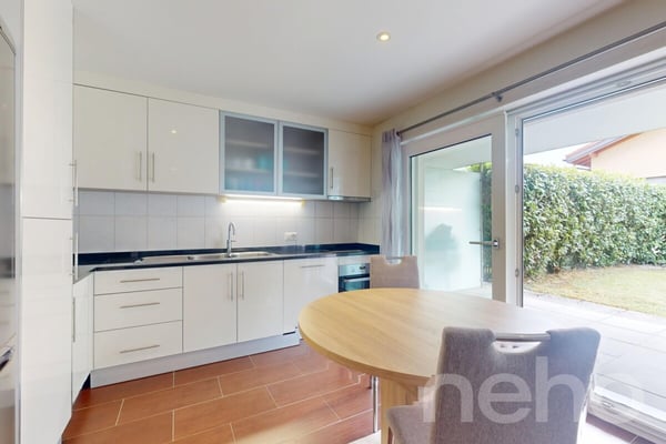 Exclusif : Bel appartement avec terrasse couverte et jardin 2