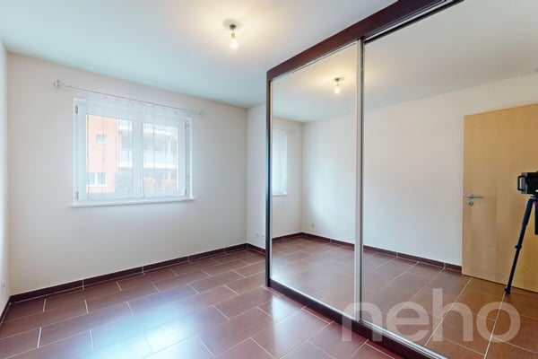 Exclusif : Bel appartement avec terrasse couverte et jardin 8