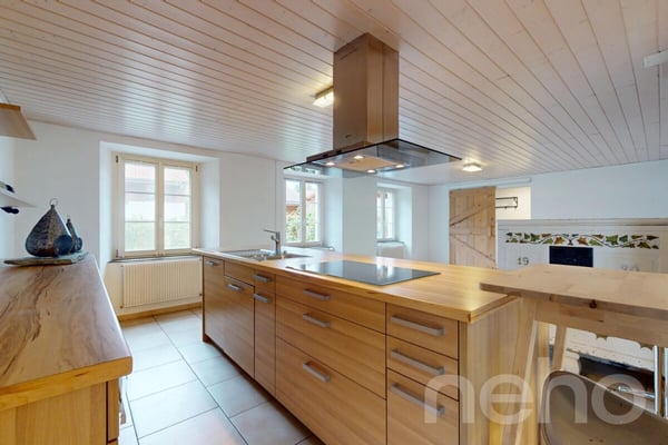 Authentique ferme du 19e siècle aux grands volumes et potentiel! 5