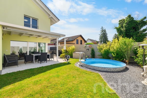 Traumhaftes Familienhaus mit Garten, Pool und zentraler Lage 2