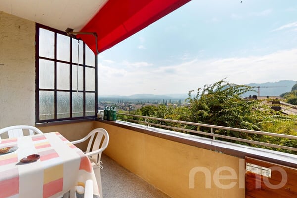 Attraktives Mehrfamilienhaus auf grossem Grundstück mit Weitsicht 12