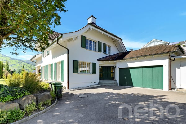 Grosszügiges Einfamilienhaus mit Garten und Bergsicht in Buchs SG 3