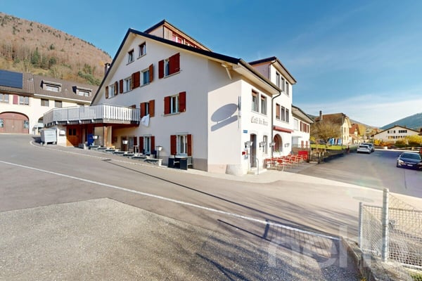 Immeuble mixte à Péry 12