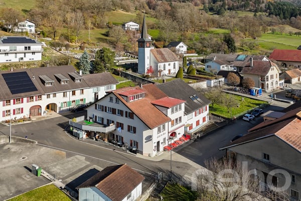 Immeuble mixte à Péry 1