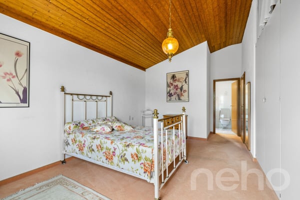 Unique opportunity Penthouse with panoramic views over Lake Neuchâtel 8