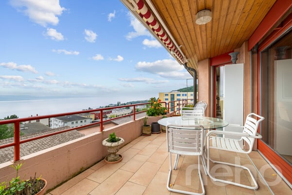 Unique opportunity Penthouse with panoramic views over Lake Neuchâtel 12