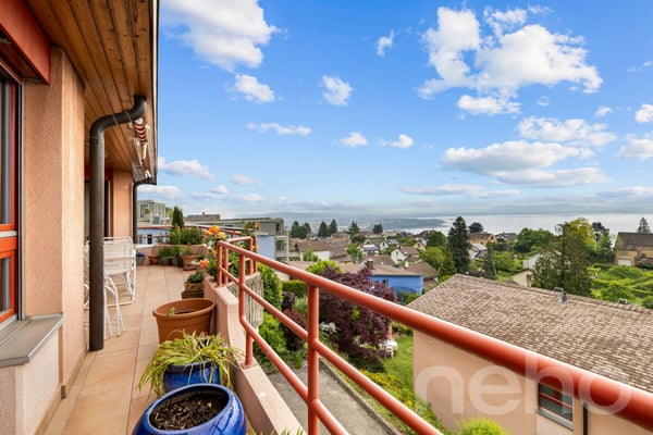 Unique opportunity Penthouse with panoramic views over Lake Neuchâtel 2
