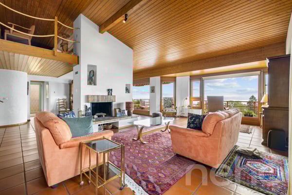 Unique opportunity Penthouse with panoramic views over Lake Neuchâtel 3
