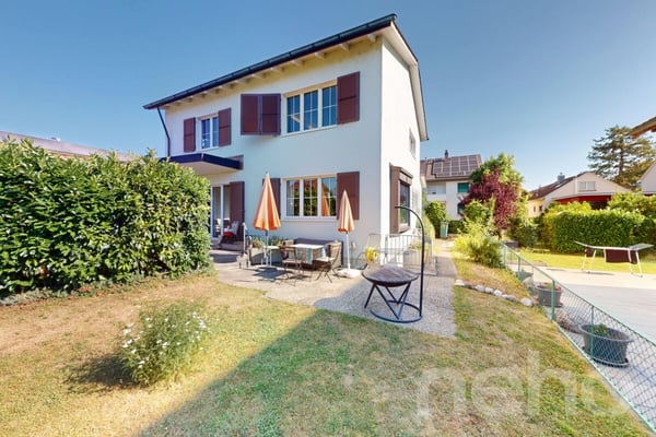 Grosszügiges Haus mit Garten, Garage & viel Platz für Familie & Büro 1