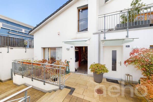 1.5-Zimmer-Doppelhaus mit architektonischem Charakter in Gockhausen 1