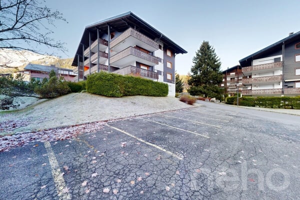 Pied-à-terre idéal face aux montagnes, accès direct aux pistes 12