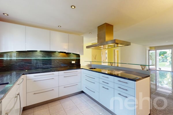 Einzigartige Gartenwohnung mit Aussenpool 5